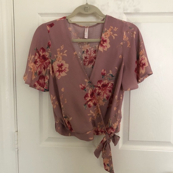 Floral Top - Picture 1 of 3